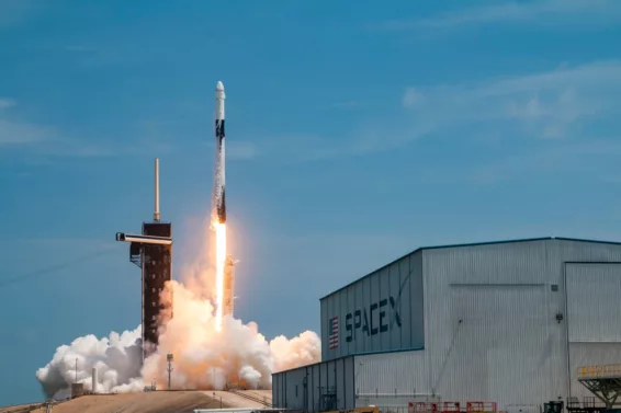 SpaceX获太空军645亿美元合同，IPO前政府订单已占其明年营收五分之一