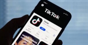 TikTok 推出“校园中心”功能:新增大学群聊和专属动态流