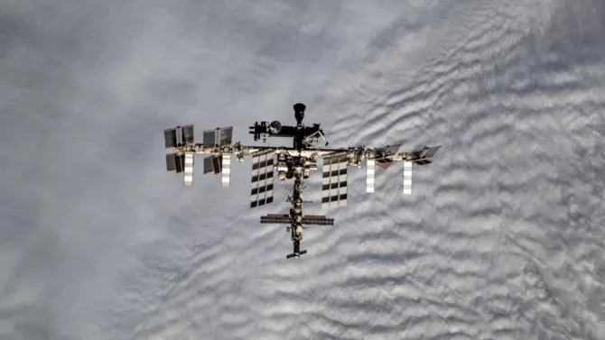 NASA紧急应对空间站泄漏恶化危机