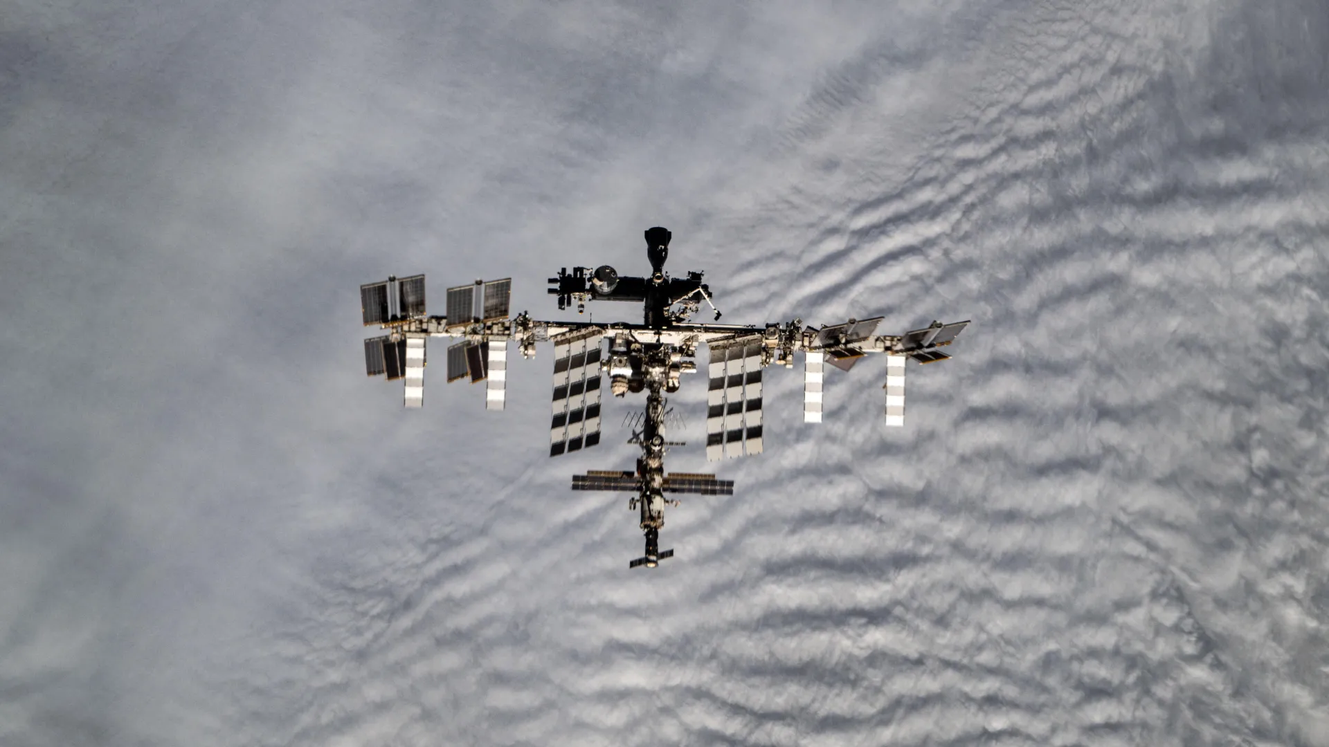 NASA紧急应对空间站泄漏恶化危机