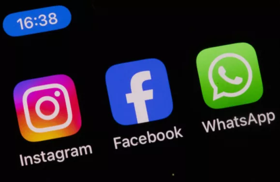 Facebook上线AI模式，聚合平台公域信息