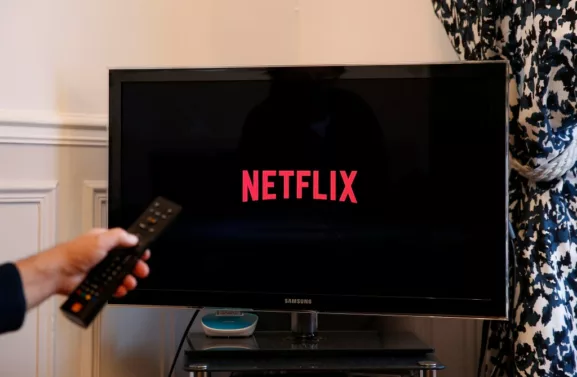 Netflix拟推24小时直播频道