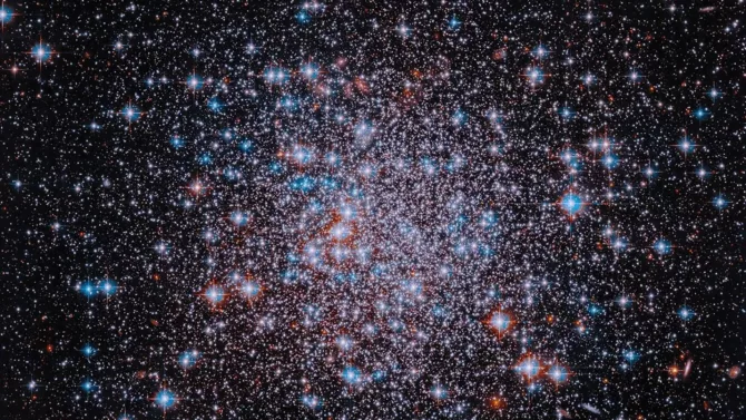 哈勃望远镜发现独立日恒星奇观