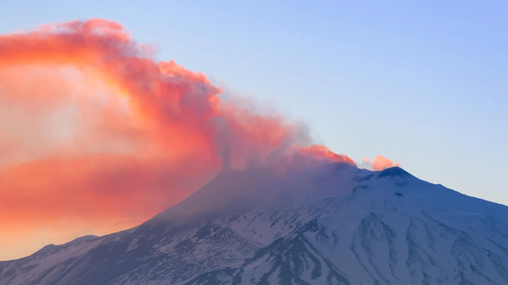 欧陆火山之谜:隐藏的起源