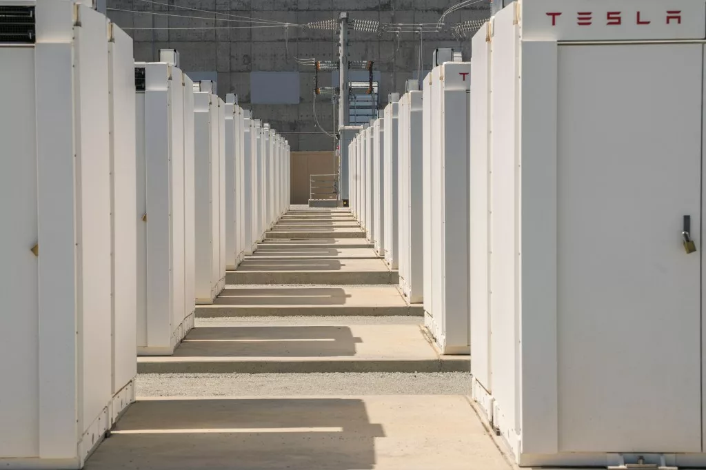 SpaceX豪购3.29亿特斯拉储能电池