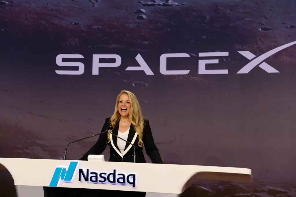 SpaceX收入翻倍：星链与AI计算服务驱动增长