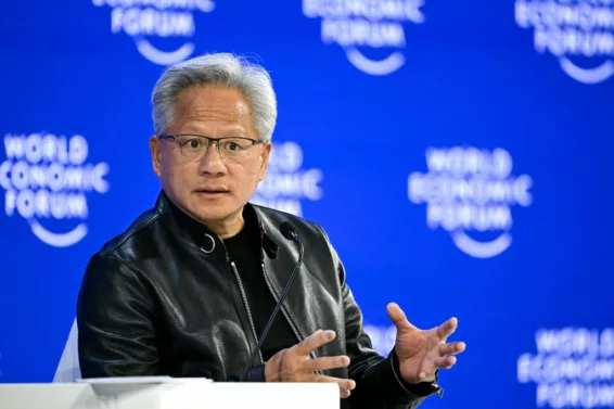 AI竞赛不停歇：英伟达CEO表态