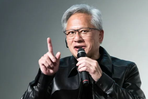 黄仁勋接听特朗普电话，AI安全引热议