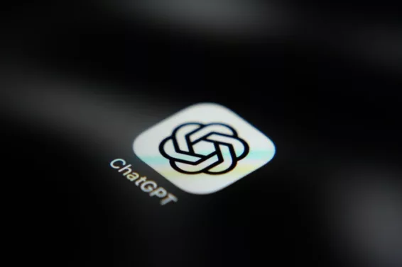 ChatGPT移动端新增语音智能体功能，语音触发复杂任务成现实