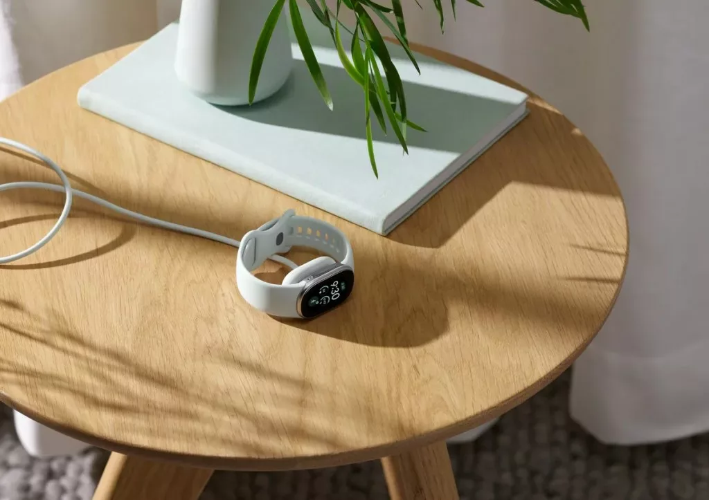谷歌Fitbit Edge智能手表发布,定位中端市场
